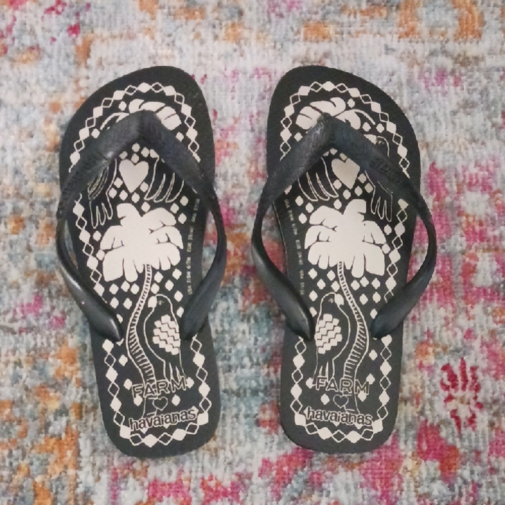 Havaianas Women's Black Flip Flops ❤️ Farm RIO